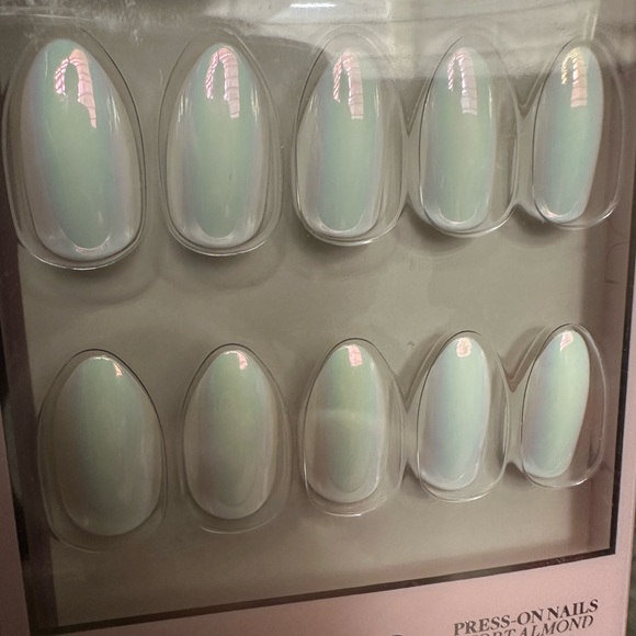 Glamnetic Moonlight Press-On Nails - Picture 3 of 3